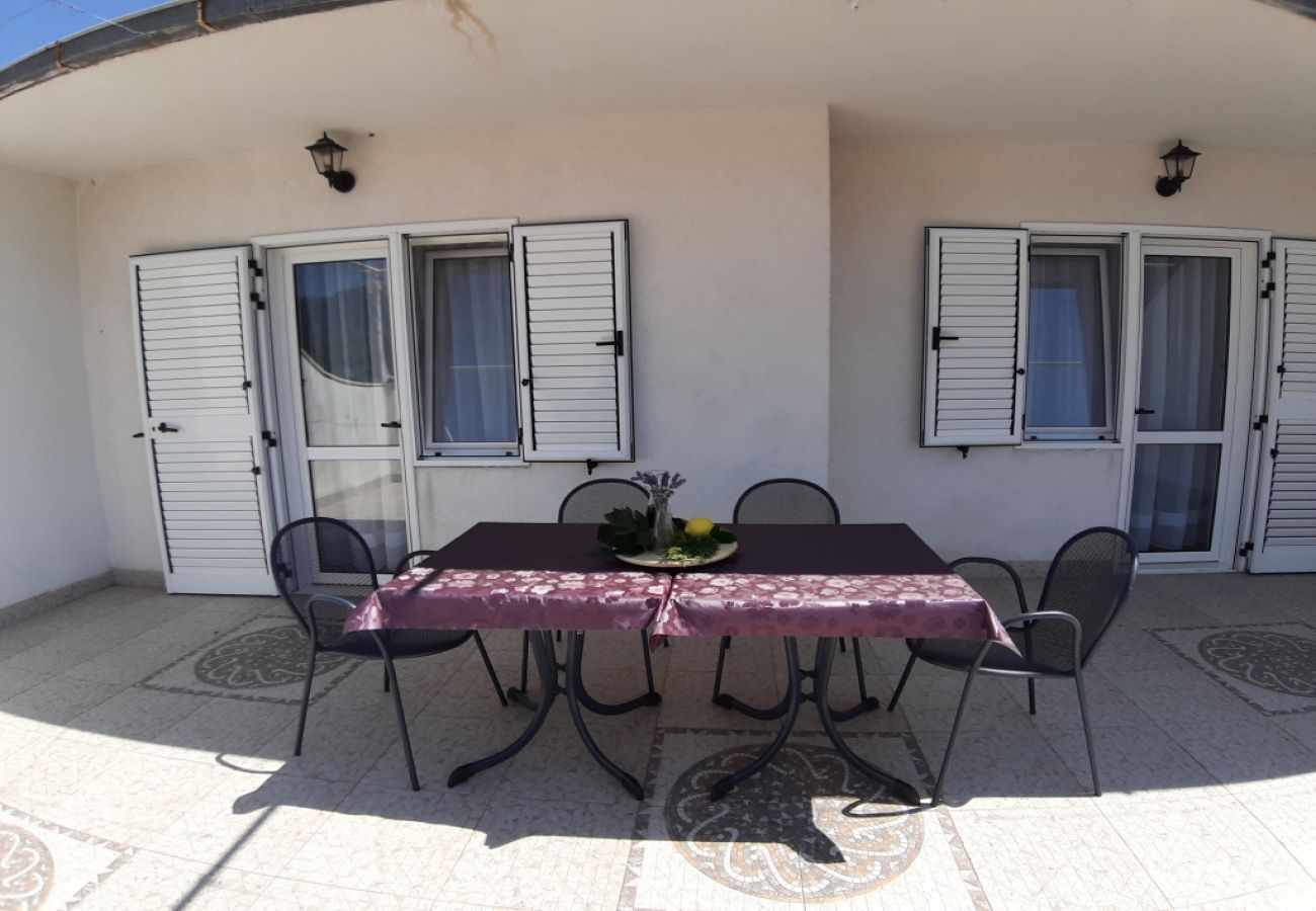 Apartamento en Jelsa - Apartamento en Jelsa con Terraza, Acondicionador, WIFI (4440-2)