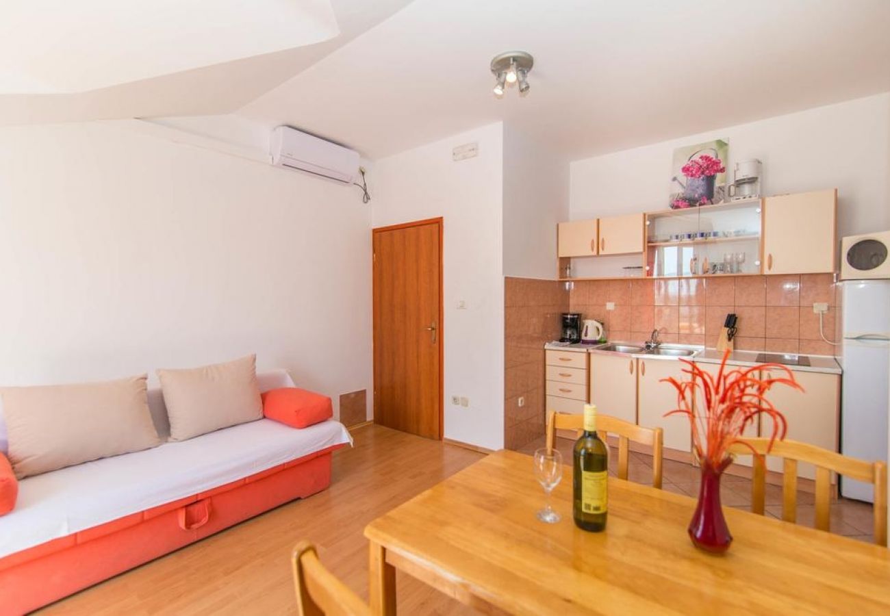 Apartamento en Vodice - Apartamento en Vodice con Balcón, Acondicionador, WIFI (4441-2)