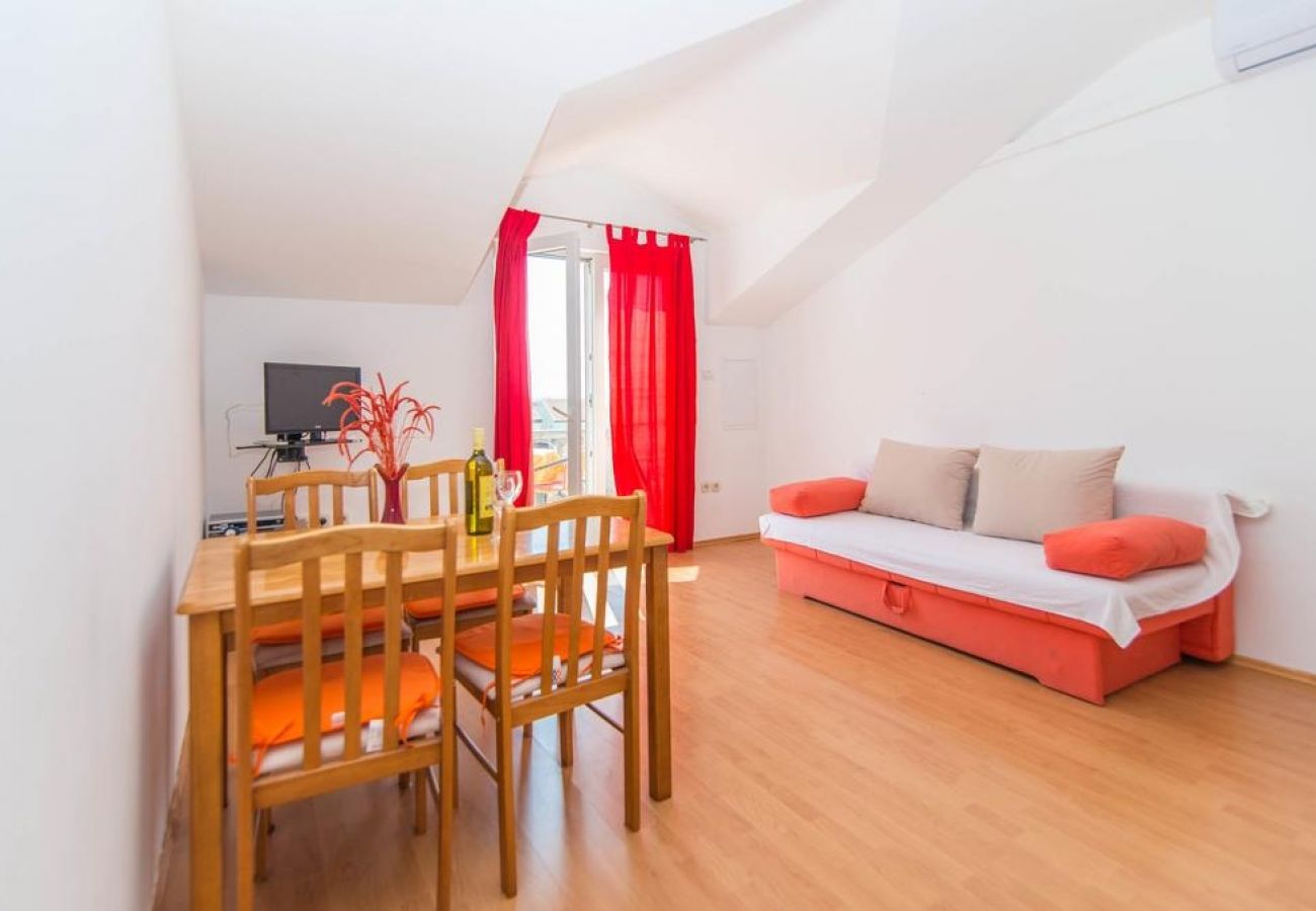 Apartamento en Vodice - Apartamento en Vodice con Balcón, Acondicionador, WIFI (4441-2)