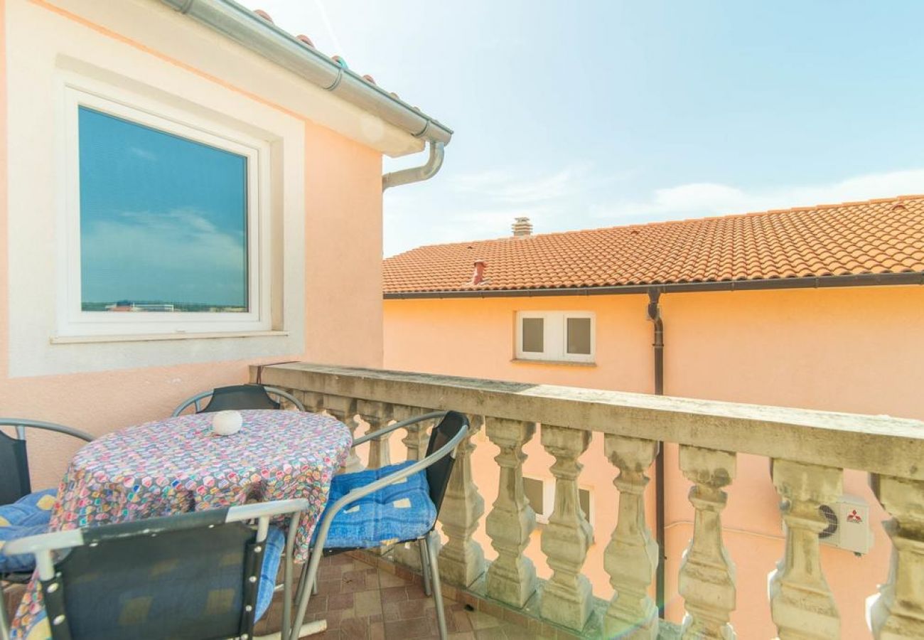 Apartamento en Vodice - Apartamento en Vodice con Balcón, Acondicionador, WIFI (4441-1)