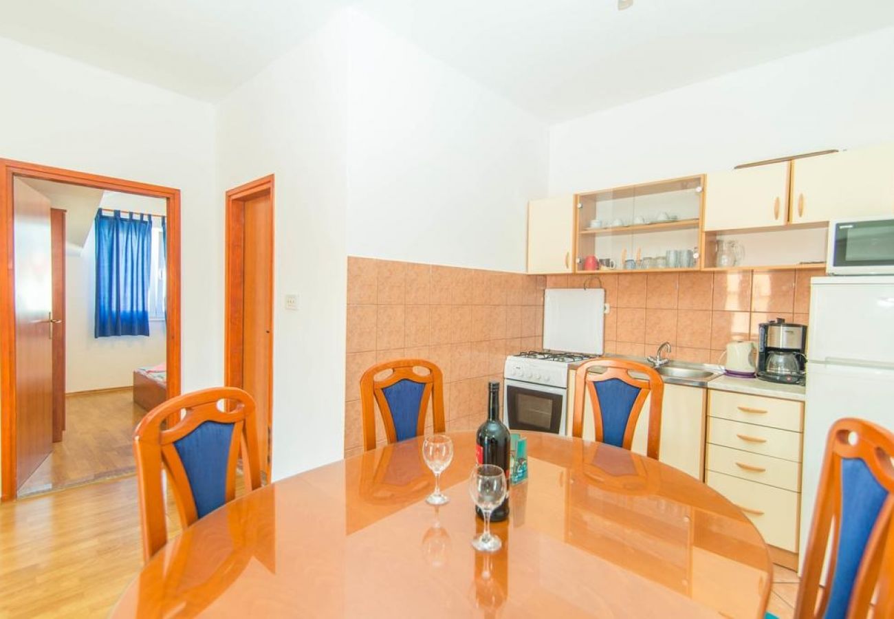 Apartamento en Vodice - Apartamento en Vodice con Balcón, Acondicionador, WIFI (4441-1)