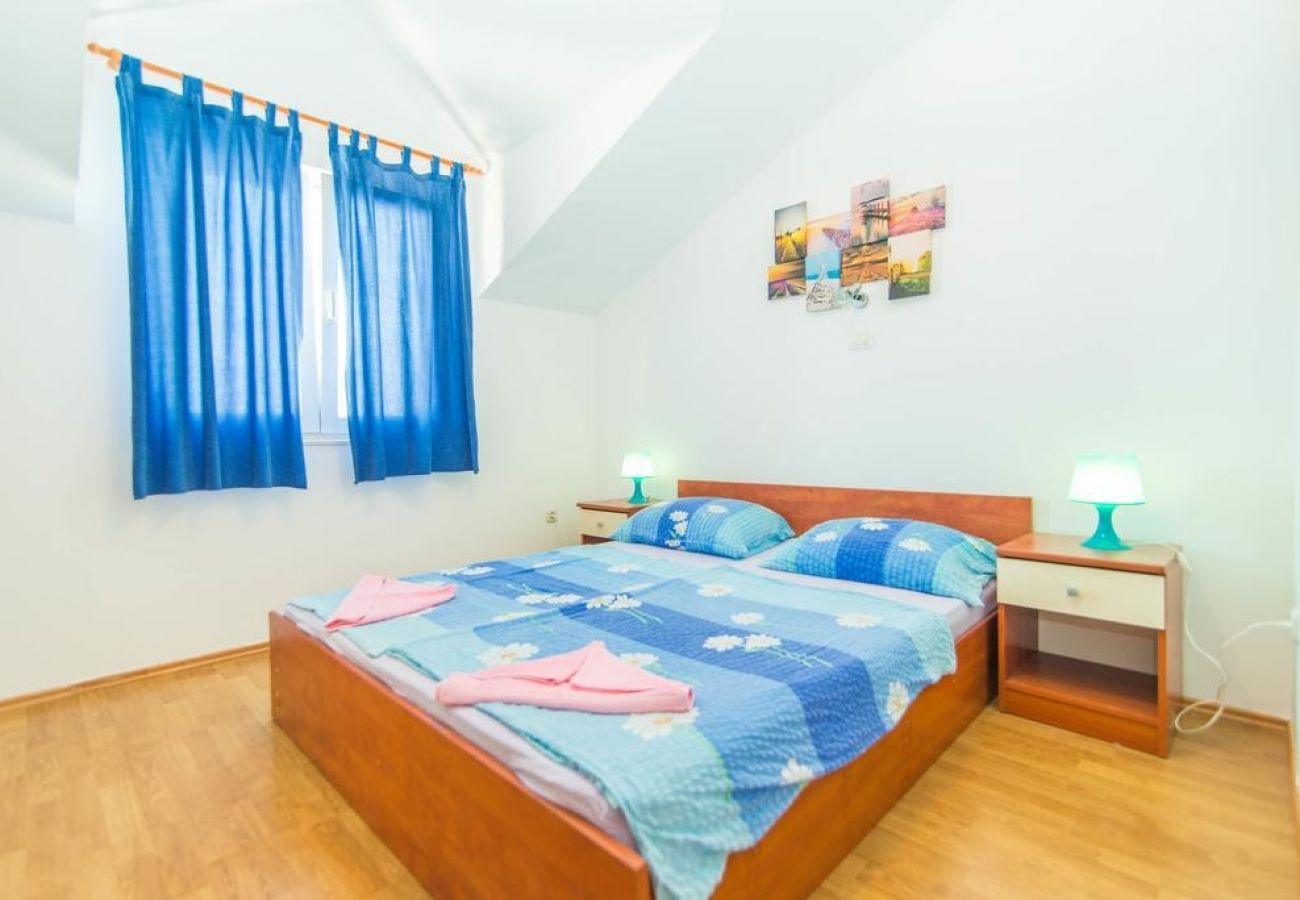 Apartamento en Vodice - Apartamento en Vodice con Balcón, Acondicionador, WIFI (4441-1)