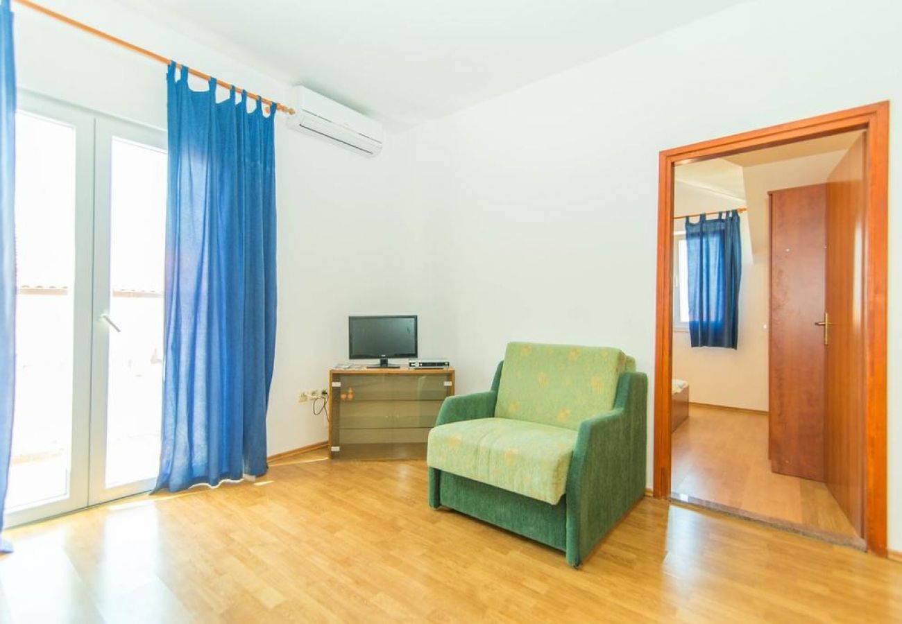 Apartamento en Vodice - Apartamento en Vodice con Balcón, Acondicionador, WIFI (4441-1)