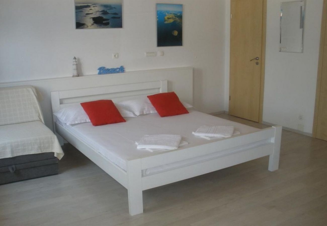 Casa en Vodice - Casa de vacaciones en Vodice con Terraza, Acondicionador, WIFI (4449-1)