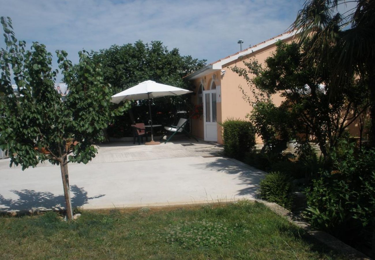 Casa en Vodice - Casa de vacaciones en Vodice con Terraza, Acondicionador, WIFI (4449-1)