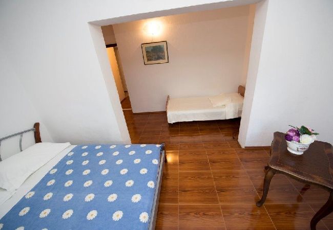 Apartamento en Duce - Apartamento en Duće con Seaview, Terraza, Acondicionador, WIFI (132-10) Apartamento en Duce - Apartamento en Duće con Seaview, Terraza, Acondicionador, WIFI (132-10)