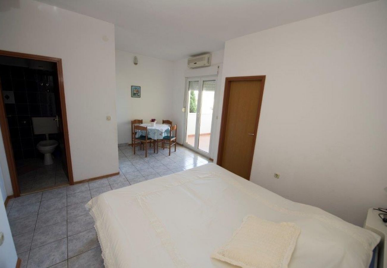 Apartamento en Duce - Apartamento en Duće con Seaview, Balcón, Acondicionador, WIFI (132-6)