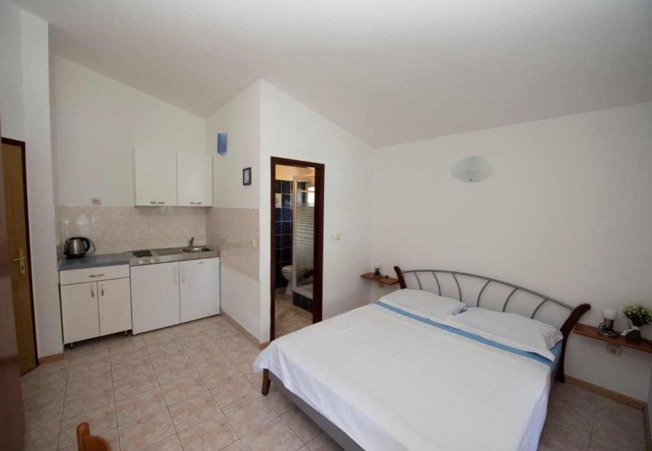 Apartamento en Duce - Apartamento en Duće con Seaview, Balcón, Acondicionador, WIFI (132-3)