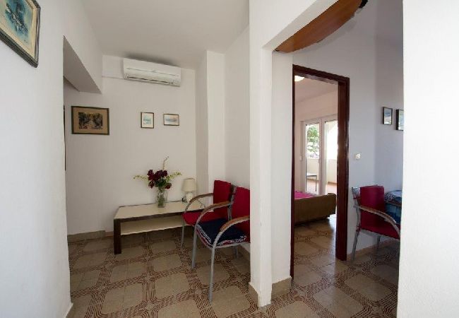 Apartamento en Duce - Apartamento en Duće con Seaview, Terraza, Acondicionador, WIFI (132-9) Apartamento en Duce - Apartamento en Duće con Seaview, Terraza, Acondicionador, WIFI (132-9)