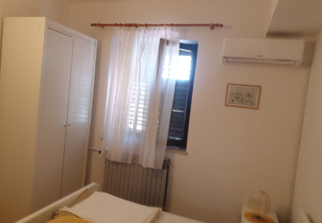 Apartamento en Punat - Apartamento en Punat con Terraza, Acondicionador, WIFI (4526-2)