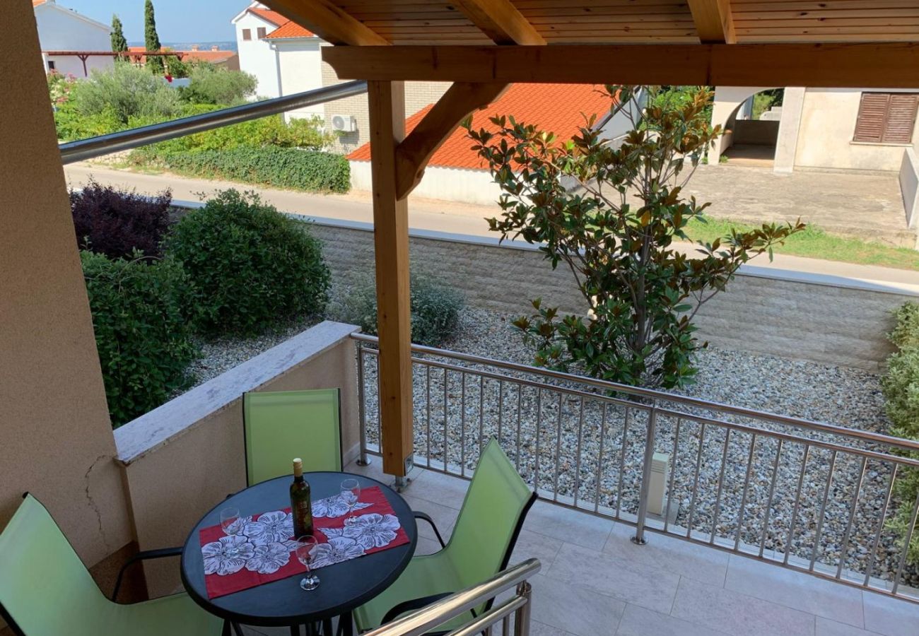 Apartamento en Punat - Apartamento en Punat con Terraza, Acondicionador, WIFI, Lavadora (4534-3)