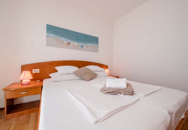 Apartamento en Supetarska Draga - Apartamento en Supetarska Draga con Seaview, Balcón, Acondicionador, WIFI (4551-1) Apartamento en Supetarska Draga - Apartamento en Supetarska Draga con Seaview, Balcón, Acondicionador, WIFI (4551-1)