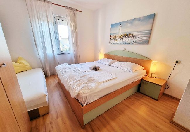 Apartamento en Supetarska Draga - Apartamento en Supetarska Draga con Seaview, Terraza, Acondicionador, WIFI (4551-3) Apartamento en Supetarska Draga - Apartamento en Supetarska Draga con Seaview, Terraza, Acondicionador, WIFI (4551-3)