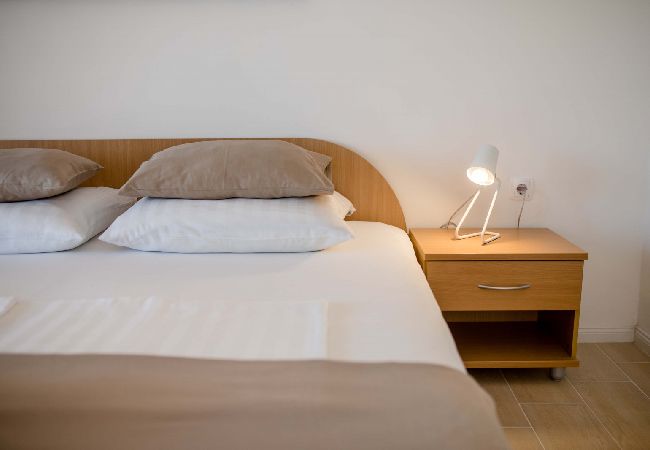 Apartamento en Supetarska Draga - Apartamento en Supetarska Draga con Seaview, Balcón, Acondicionador, WIFI (4551-4) Apartamento en Supetarska Draga - Apartamento en Supetarska Draga con Seaview, Balcón, Acondicionador, WIFI (4551-4)