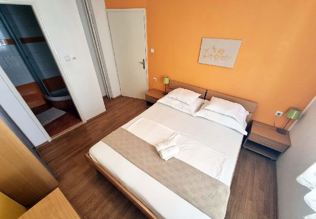 Apartamento en Supetarska Draga - Apartamento en Supetarska Draga con Seaview, Terraza, Acondicionador, WIFI (4551-2) Apartamento en Supetarska Draga - Apartamento en Supetarska Draga con Seaview, Terraza, Acondicionador, WIFI (4551-2)