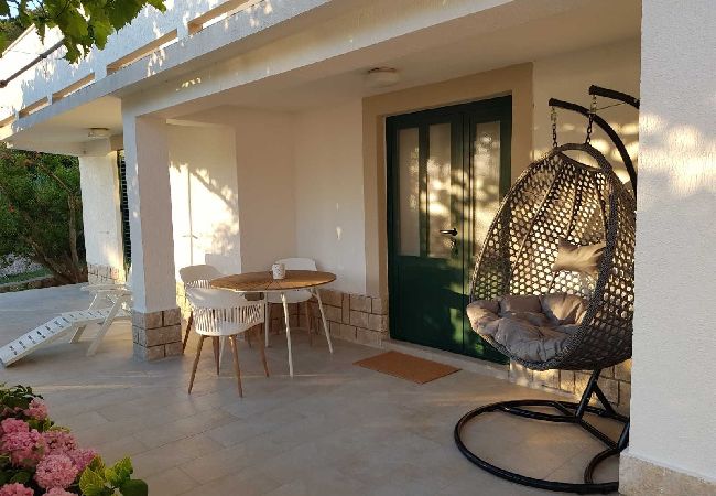 Apartamento en Supetarska Draga - Apartamento en Supetarska Draga con Seaview, Terraza, Acondicionador, WIFI (4552-6) Apartamento en Supetarska Draga - Apartamento en Supetarska Draga con Seaview, Terraza, Acondicionador, WIFI (4552-6)