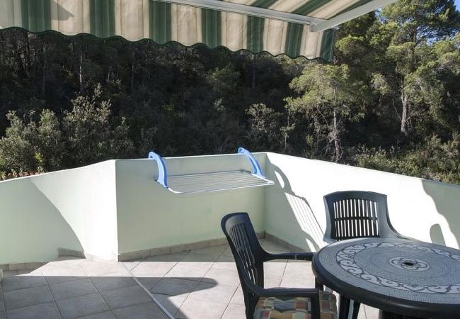 Apartamento en Ždrelac - Apartamento en Ždrelac con Seaview, Loggia, Acondicionador, WIFI (4565-1) Apartamento en Ždrelac - Apartamento en Ždrelac con Seaview, Loggia, Acondicionador, WIFI (4565-1)