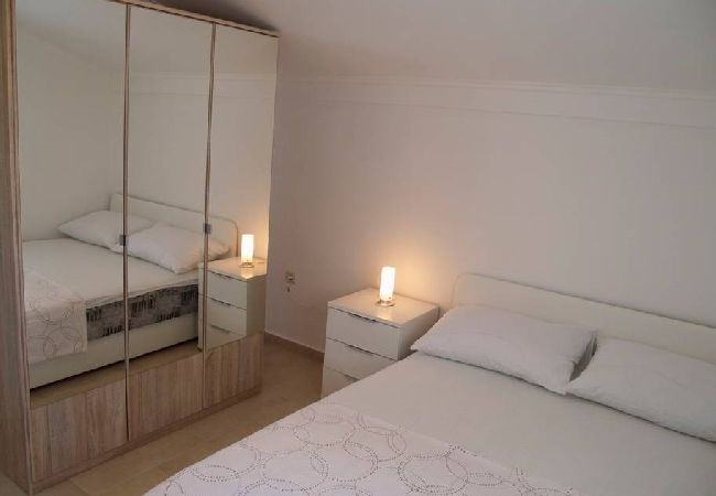 Apartamento en Preko - Apartamento en Preko con Terraza, Acondicionador, WIFI, Lavadora (4568-2) Apartamento en Preko - Apartamento en Preko con Terraza, Acondicionador, WIFI, Lavadora (4568-2)