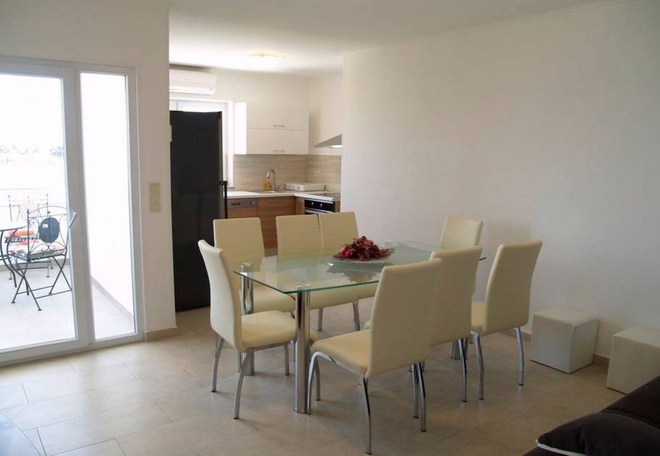 Apartamento en Preko - Apartamento en Preko con Terraza, Acondicionador, WIFI, Lavadora (4568-2)