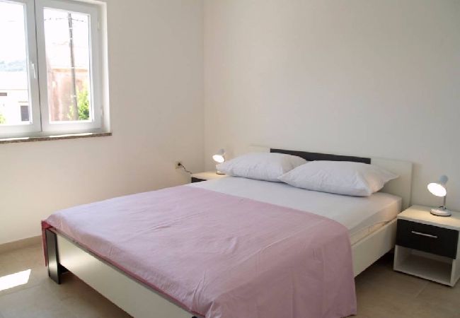 Apartamento en Preko - Apartamento en Preko con Terraza, Acondicionador, WIFI, Lavadora (4568-3) Apartamento en Preko - Apartamento en Preko con Terraza, Acondicionador, WIFI, Lavadora (4568-3)