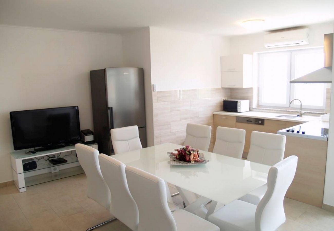 Apartamento en Preko - Apartamento en Preko con Terraza, Acondicionador, WIFI, Lavadora (4568-3)