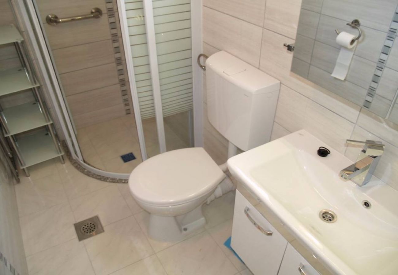 Apartamento en Preko - Apartamento en Preko con Terraza, Acondicionador, WIFI, Lavadora (4568-3)