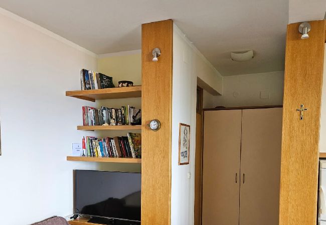 Apartamento en Preko - Apartamento en Preko con Seaview, Terraza, Acondicionador, WIFI (4574-1) Apartamento en Preko - Apartamento en Preko con Seaview, Terraza, Acondicionador, WIFI (4574-1)