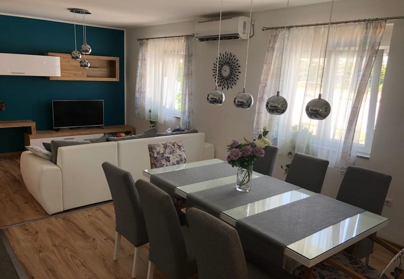 Casa en Zadar - Casa de vacaciones en Zadar con Balcón, Acondicionador, WIFI, Lavadora (4576-1)