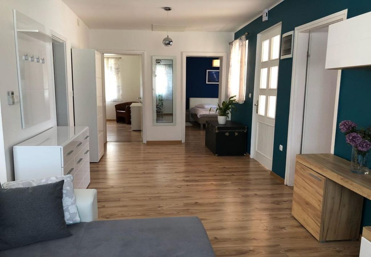 Casa en Zadar - Casa de vacaciones en Zadar con Balcón, Acondicionador, WIFI, Lavadora (4576-1)