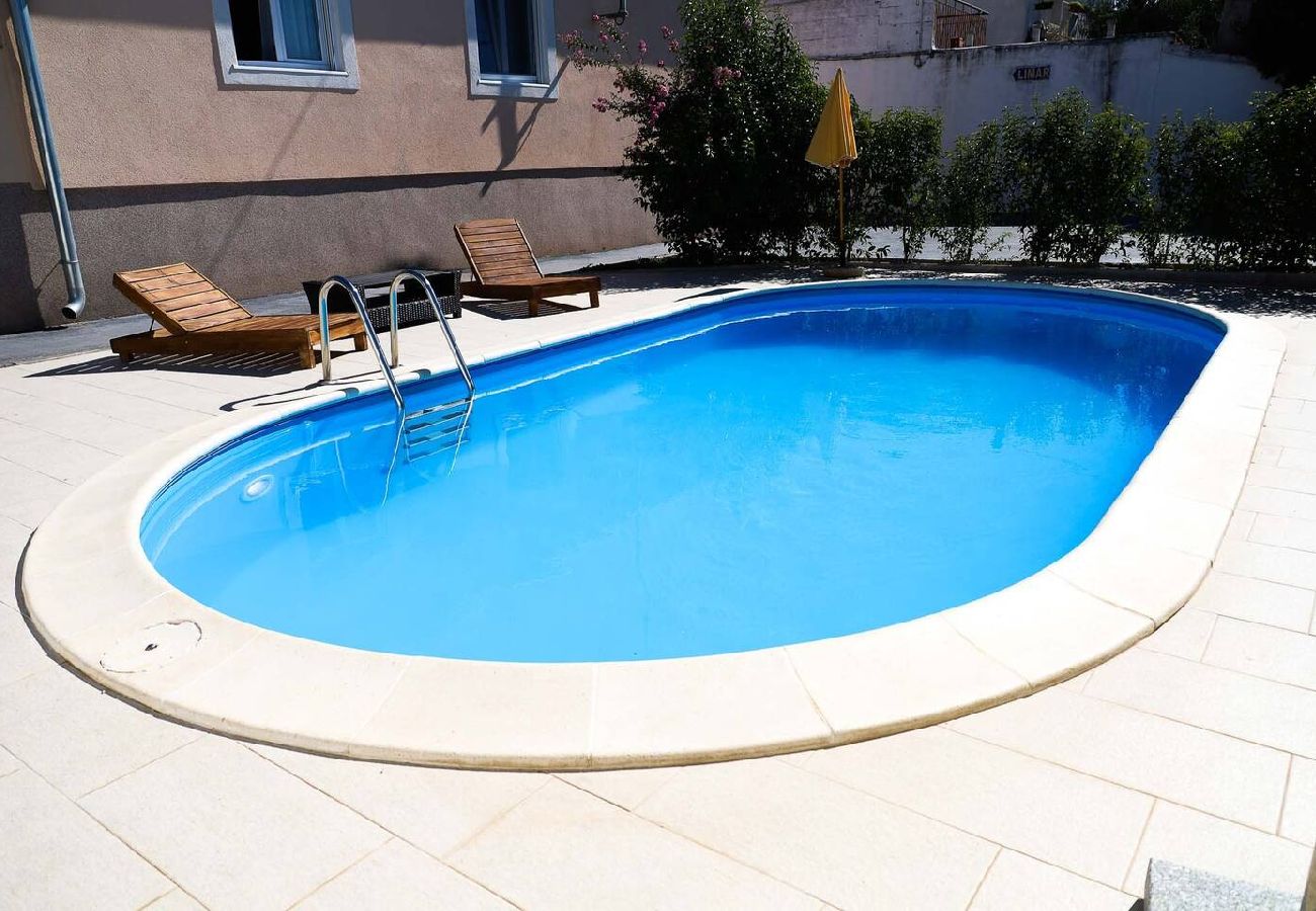 Casa en Zadar - Casa de vacaciones en Zadar con Balcón, Acondicionador, WIFI, Lavadora (4576-1)