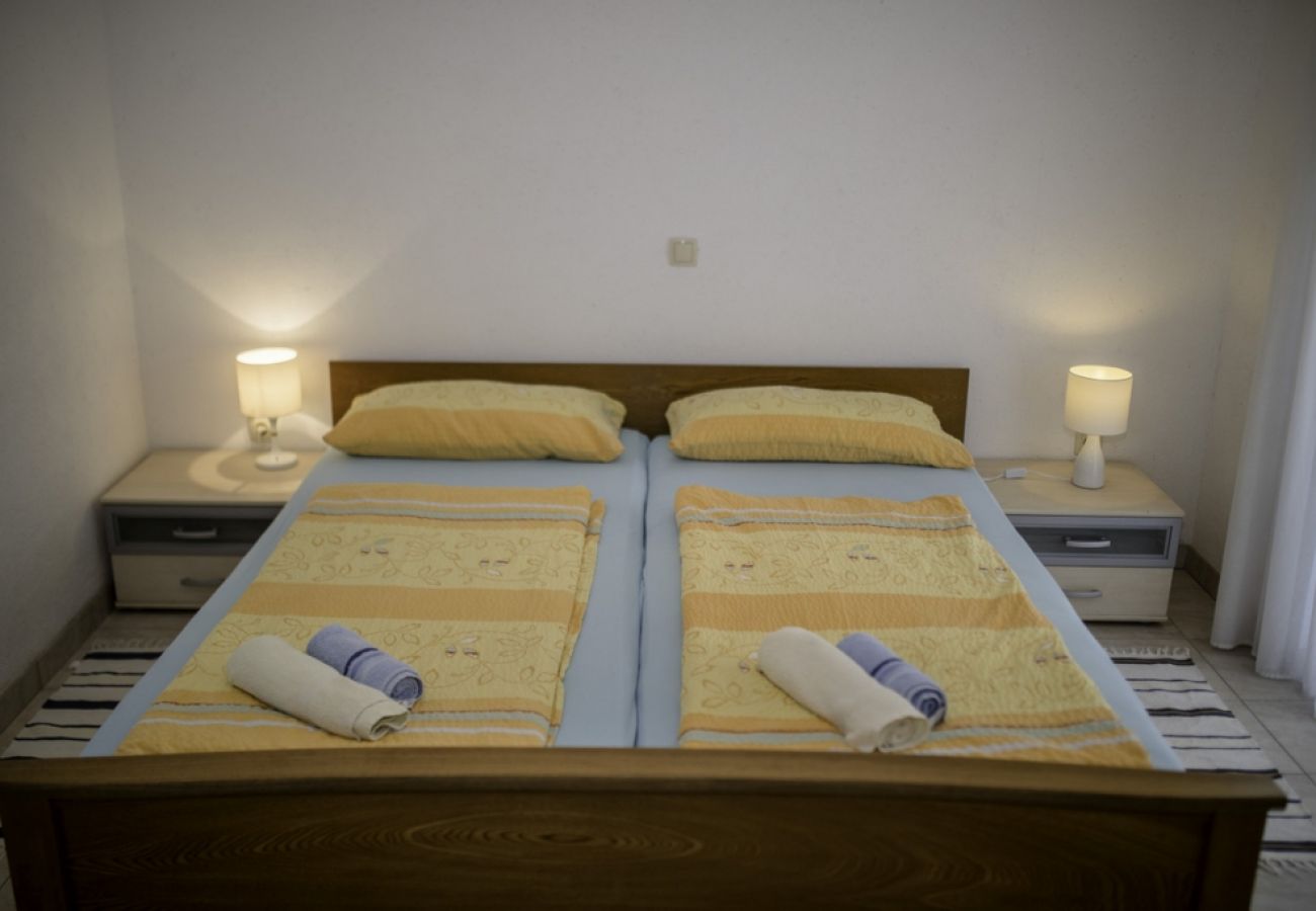 Apartamento en Lopar - Apartamento en Lopar con Terraza, Acondicionador, WIFI, Lavadora (4612-2)