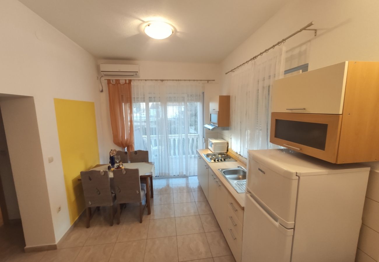 Apartamento en Lopar - Apartamento en Lopar con Terraza, Acondicionador, WIFI, Lavadora (4619-1)