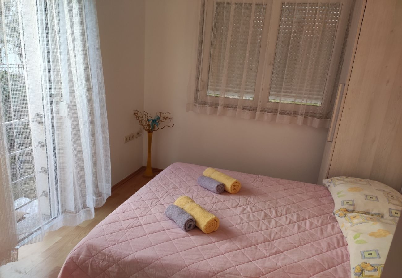 Apartamento en Lopar - Apartamento en Lopar con Terraza, Acondicionador, WIFI, Lavadora (4619-1)