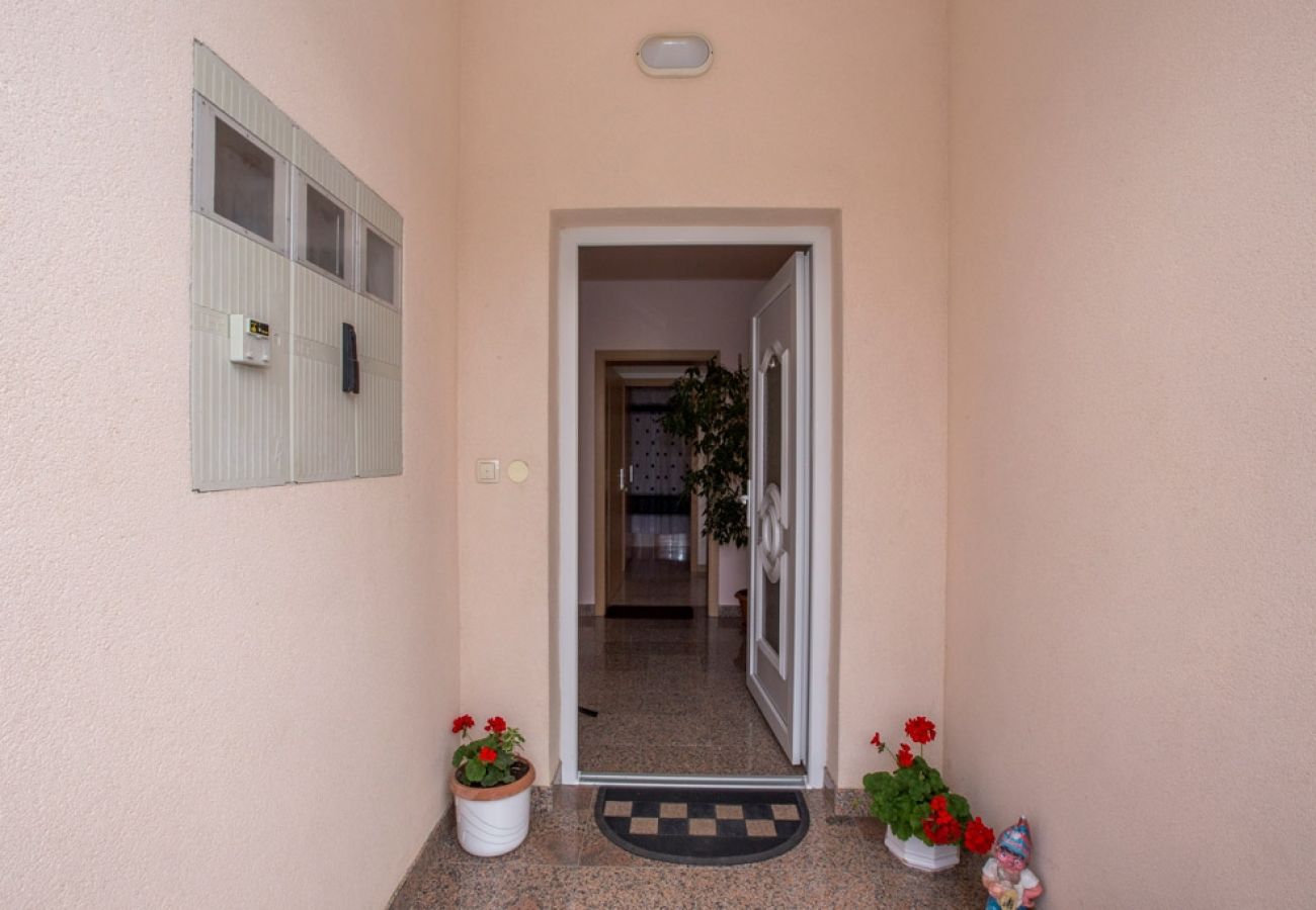 Apartamento en Lopar - Apartamento en Lopar con Terraza, Acondicionador, WIFI, Lavadora (4619-1)