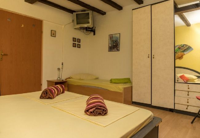 Apartamento en Crikvenica - Apartamento en Crikvenica con Seaview, Terraza, Acondicionador, WIFI (4628-56) Apartamento en Crikvenica - Apartamento en Crikvenica con Seaview, Terraza, Acondicionador, WIFI (4628-56)