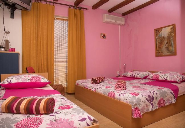 Apartamento en Crikvenica - Apartamento en Crikvenica con Seaview, Terraza, Acondicionador, WIFI (4628-56) Apartamento en Crikvenica - Apartamento en Crikvenica con Seaview, Terraza, Acondicionador, WIFI (4628-56)