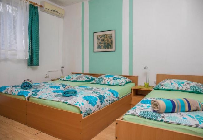Apartamento en Crikvenica - Apartamento en Crikvenica con Seaview, Terraza, Acondicionador, WIFI (4628-56) Apartamento en Crikvenica - Apartamento en Crikvenica con Seaview, Terraza, Acondicionador, WIFI (4628-56)