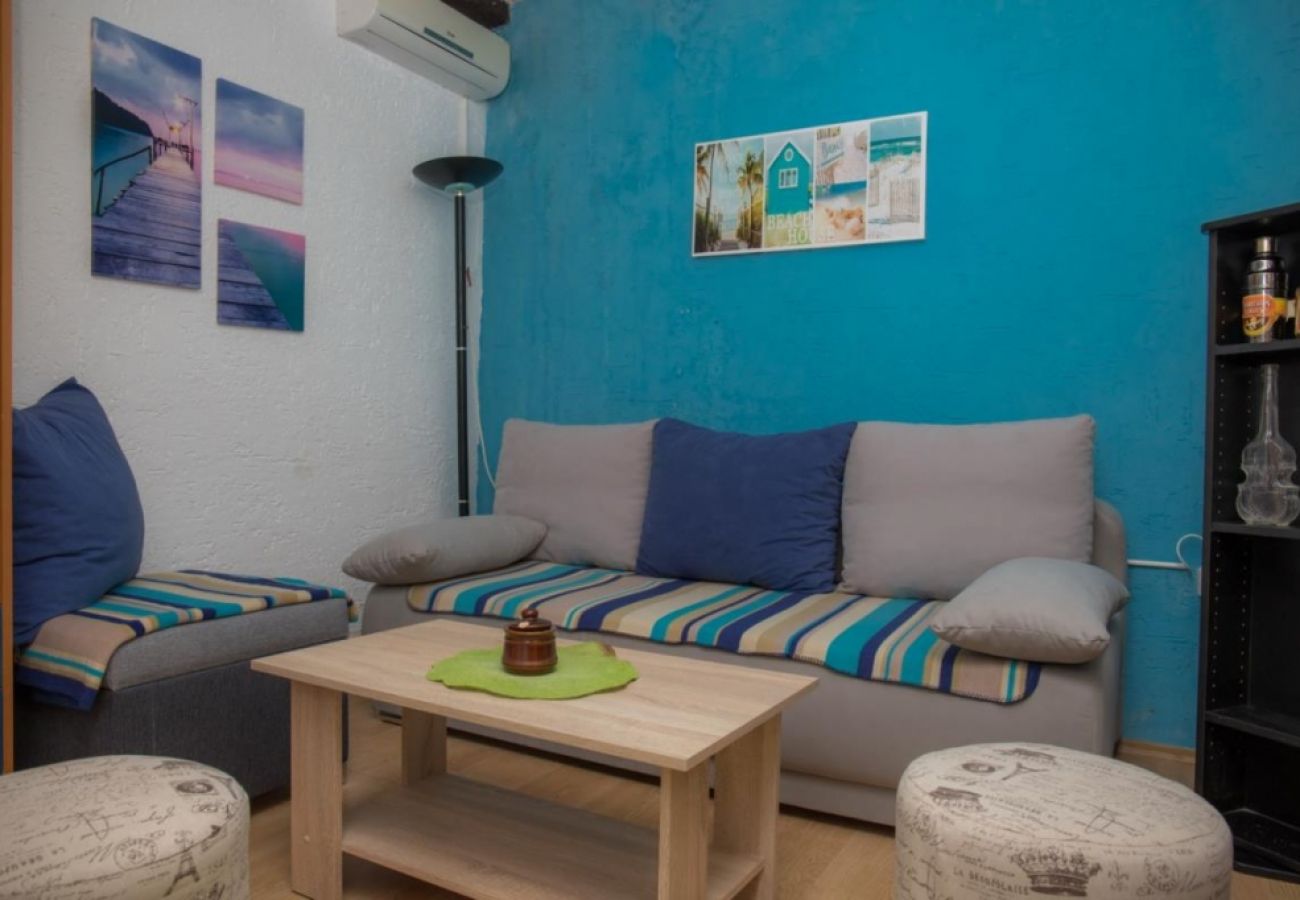 Apartamento en Crikvenica - Apartamento en Crikvenica con Seaview, Terraza, Acondicionador, WIFI (4628-56)