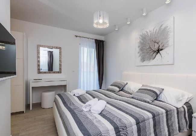 Casa en Ždrelac - Casa de vacaciones en Ždrelac con Seaview, Terraza, Acondicionador, WIFI (4652-1) Casa en Ždrelac - Casa de vacaciones en Ždrelac con Seaview, Terraza, Acondicionador, WIFI (4652-1)