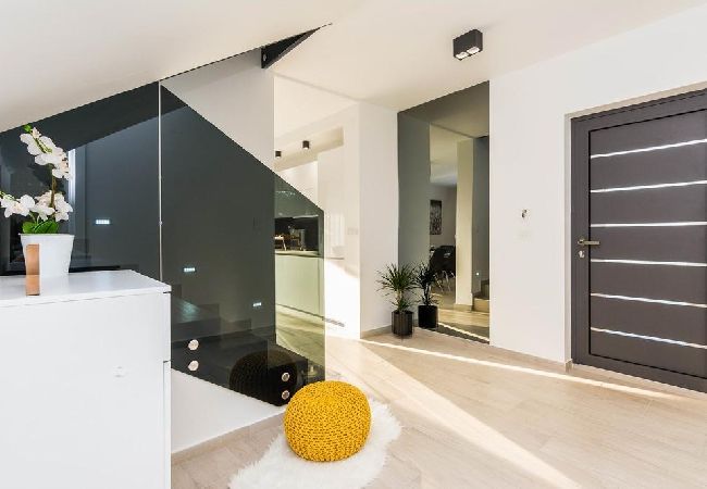 Casa en Ždrelac - Casa de vacaciones en Ždrelac con Seaview, Terraza, Acondicionador, WIFI (4652-1) Casa en Ždrelac - Casa de vacaciones en Ždrelac con Seaview, Terraza, Acondicionador, WIFI (4652-1)