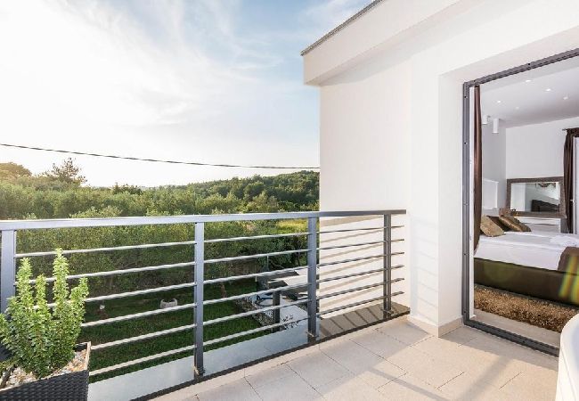 Casa en Ždrelac - Casa de vacaciones en Ždrelac con Seaview, Terraza, Acondicionador, WIFI (4652-1) Casa en Ždrelac - Casa de vacaciones en Ždrelac con Seaview, Terraza, Acondicionador, WIFI (4652-1)