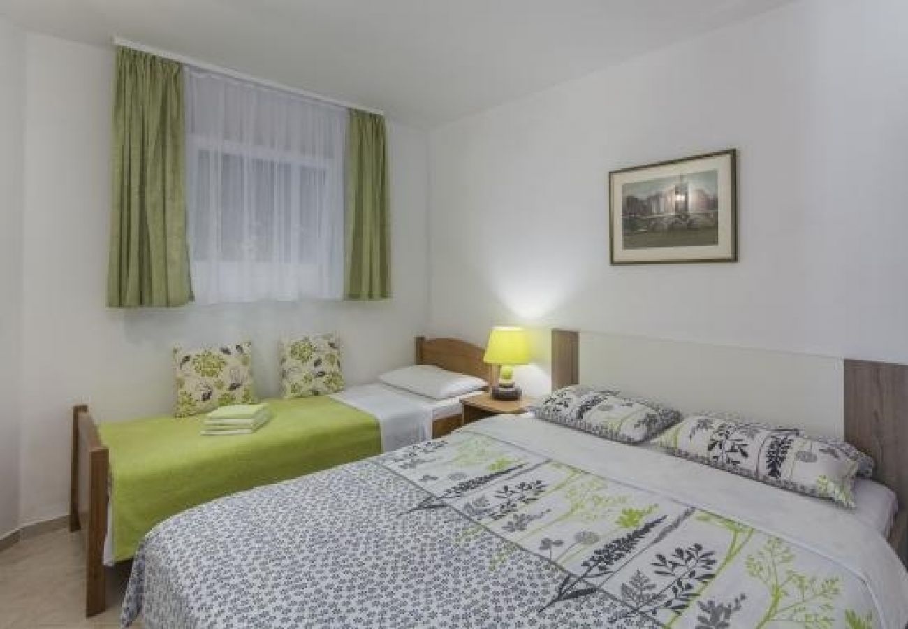 Apartamento en Rovinj - Apartamento en Rovinj con Terraza, Acondicionador, WIFI, Lavadora (4686-1)