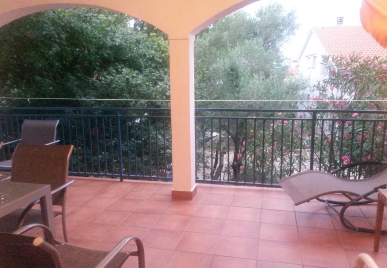 Apartamento en Malinska - Apartamento en Malinska con Terraza, Acondicionador, WIFI, Lavadora (4693-1)