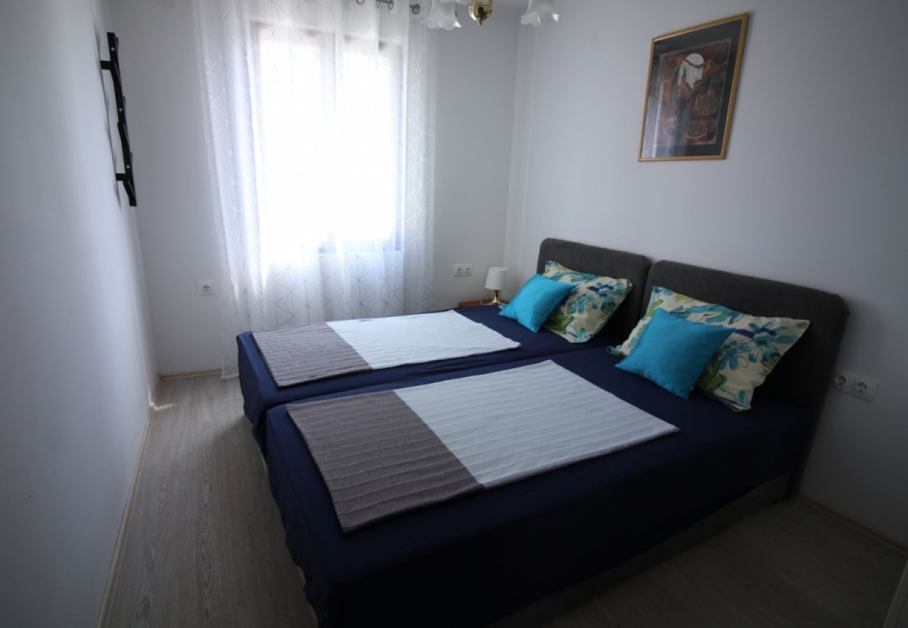 Apartamento en Malinska - Apartamento en Malinska con Terraza, Acondicionador, WIFI, Lavadora (4693-1)