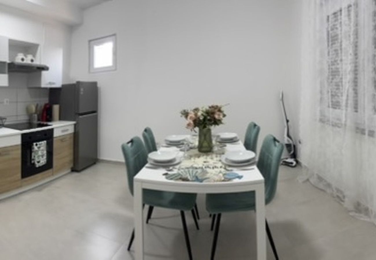 Apartamento en Pirovac - Apartamento en Pirovac con Balcón, Acondicionador, WIFI (4717-1)