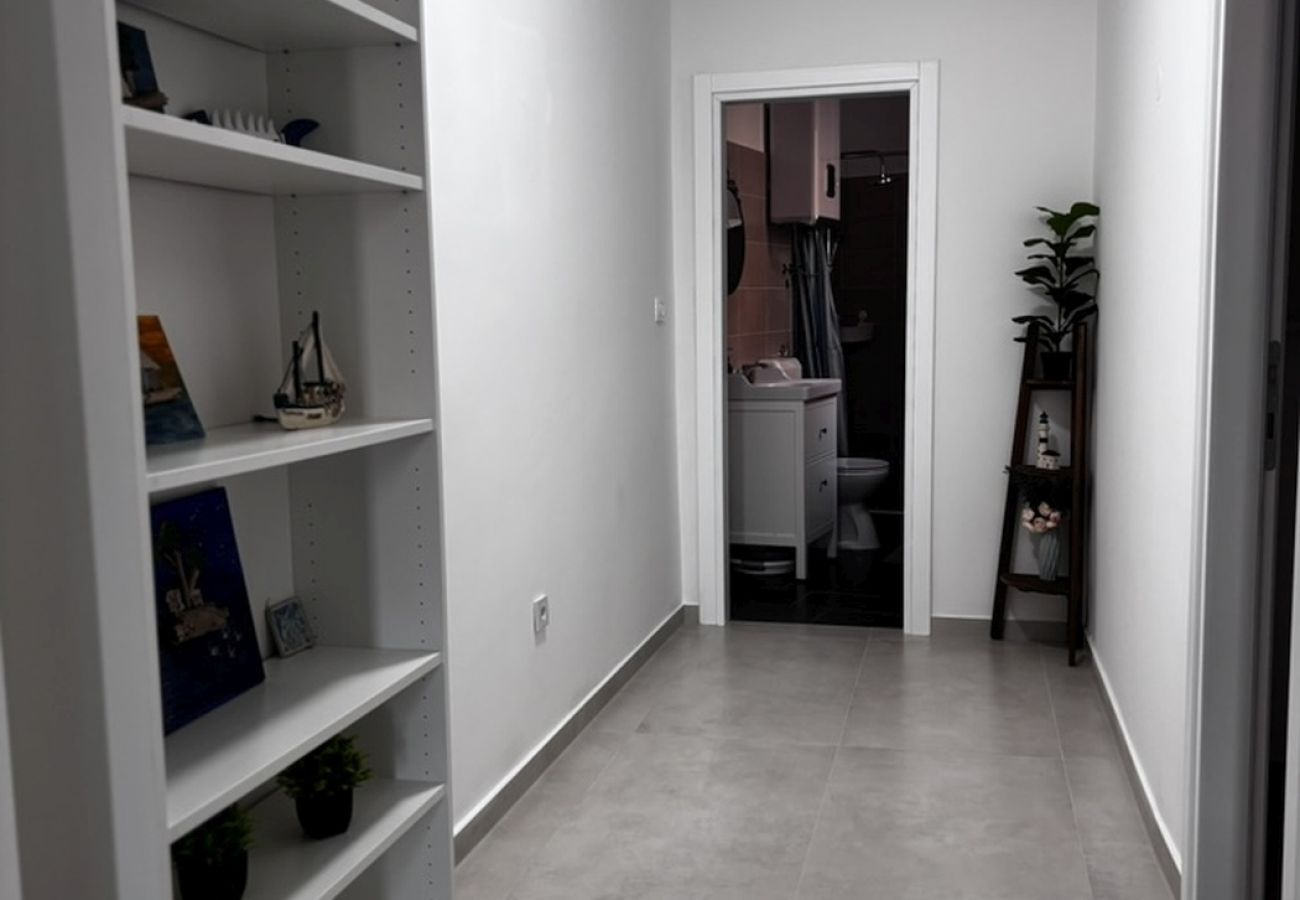 Apartamento en Pirovac - Apartamento en Pirovac con Balcón, Acondicionador, WIFI (4717-1)