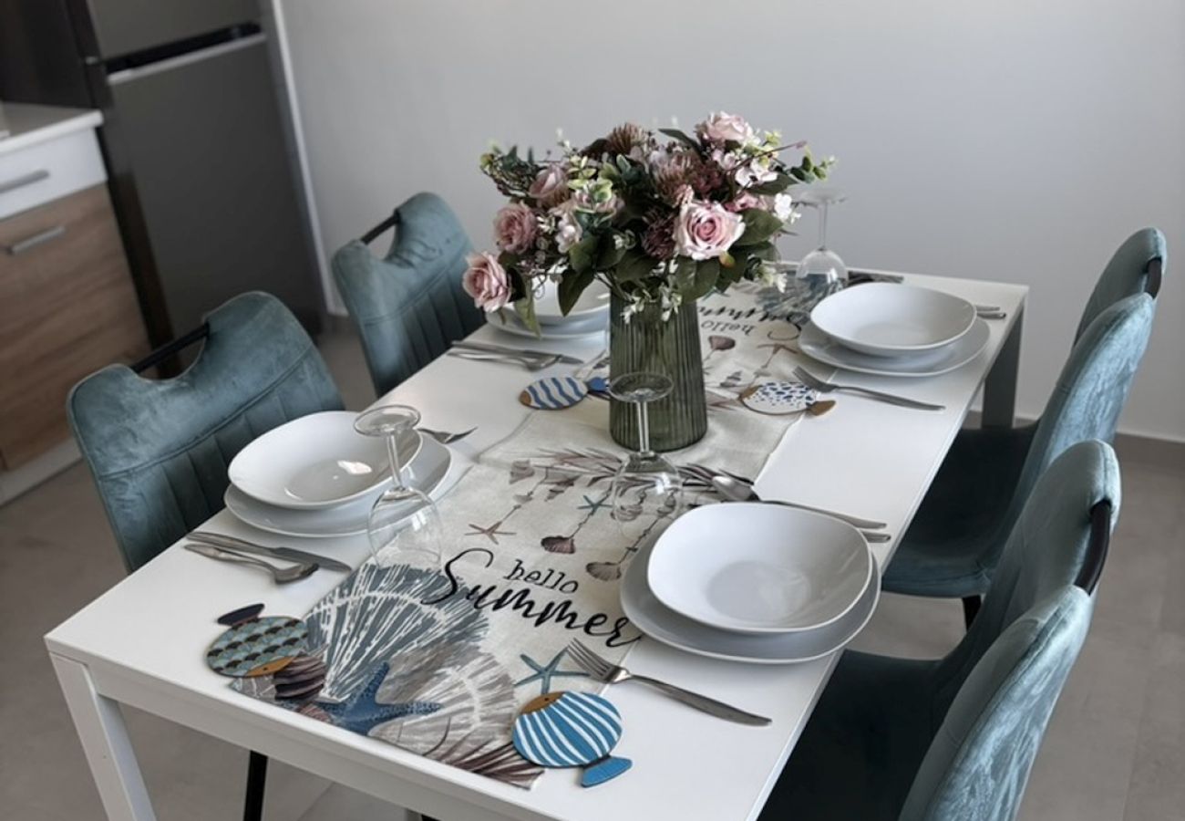 Apartamento en Pirovac - Apartamento en Pirovac con Balcón, Acondicionador, WIFI (4717-1)