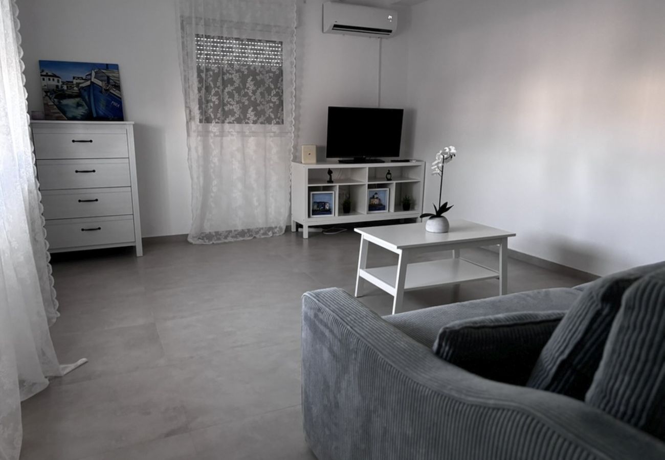 Apartamento en Pirovac - Apartamento en Pirovac con Balcón, Acondicionador, WIFI (4717-1)