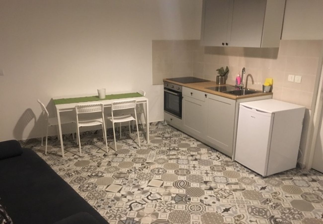 Apartamento en Pirovac - Apartamento en Pirovac con Balcón, Acondicionador, WIFI (4717-2)