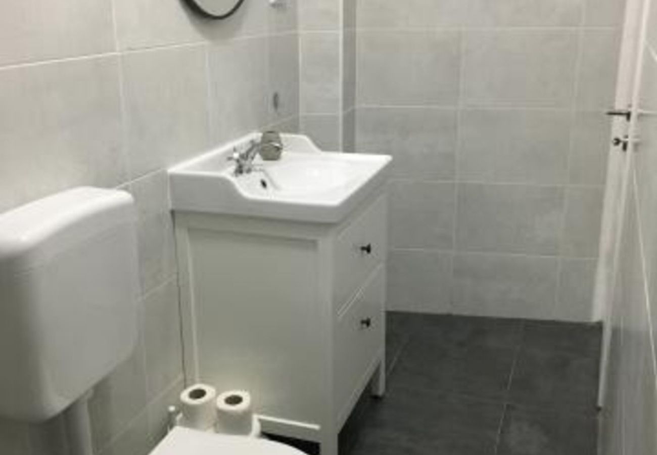 Apartamento en Pirovac - Apartamento en Pirovac con Balcón, Acondicionador, WIFI (4717-2)